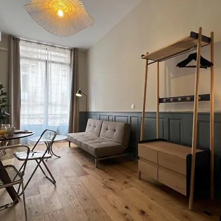 Apartment Cours Republique *